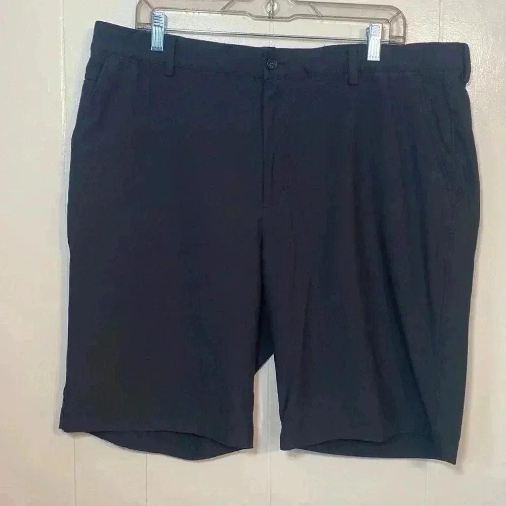 Greg Norman ML75 Microlux Black Play Dry Golf Shorts in Size 40.